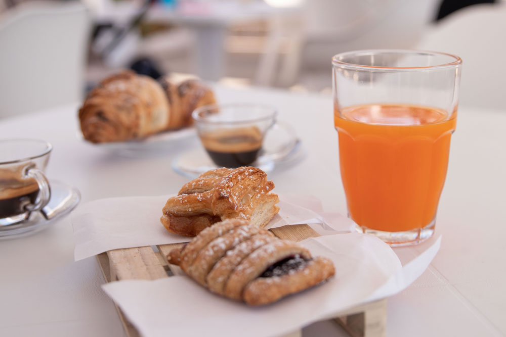 Foto bar Ottagono: colazione-al-bar-ottagono-stabilimento-balneare-poetto-cagliari-2.jpg