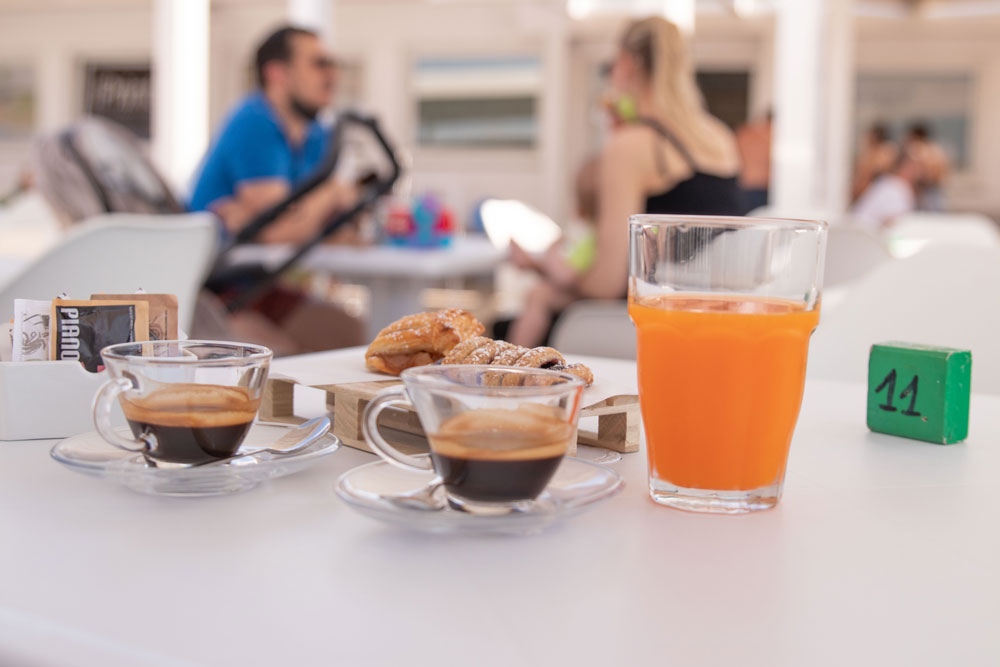 Foto bar Ottagono: colazione-al-bar-ottagono-stabilimento-balneare-poetto-cagliari-4.jpg